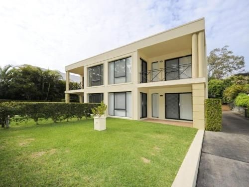 'Bagnall Views' 2/161 Government Rd - Stylish & modern duplex across the road to the waters edge (Bagnall Views 2/161 Government Rd - Stylish & modern duplex across the road to the waters edge)1