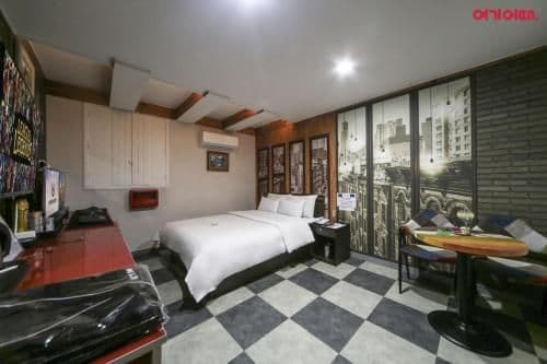 Large Double Room