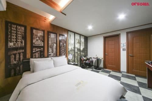 Large Double Room