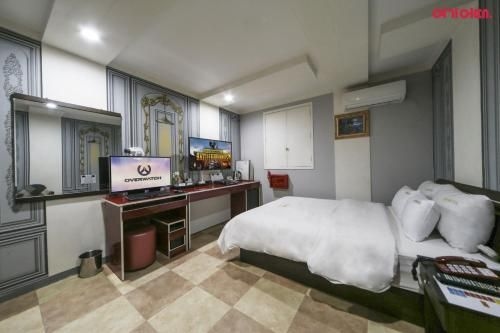 Sky Motel2