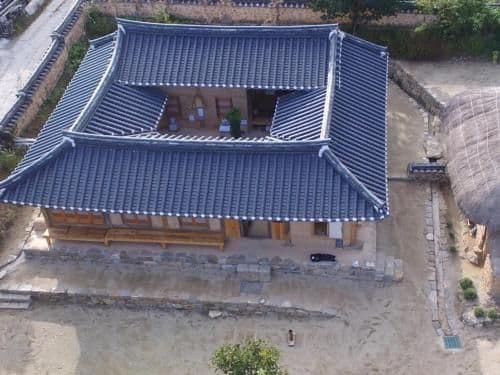 Double Room with Shared Toilet