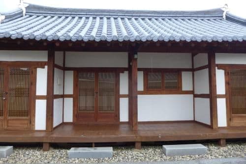 Korean Style Family Room with Shower