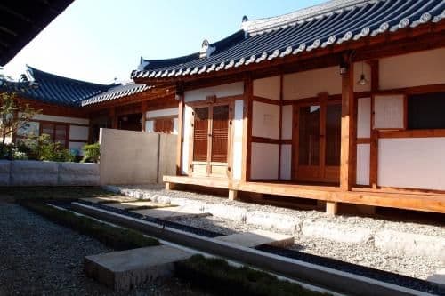 Korean Style Family Room with Shower