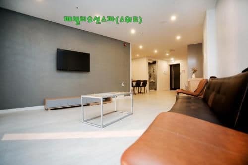 Queen Suite with Sea View - Hotel Type
