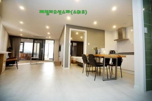 Queen Suite with Sea View - Hotel Type