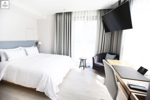 One-Bedroom Suite with City View