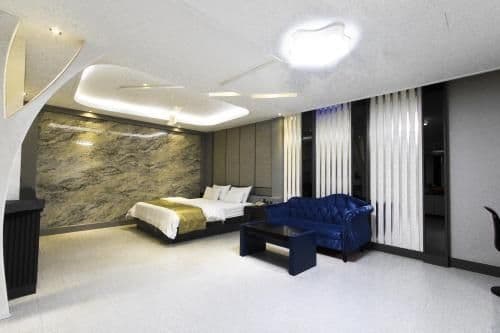 One-Bedroom Suite