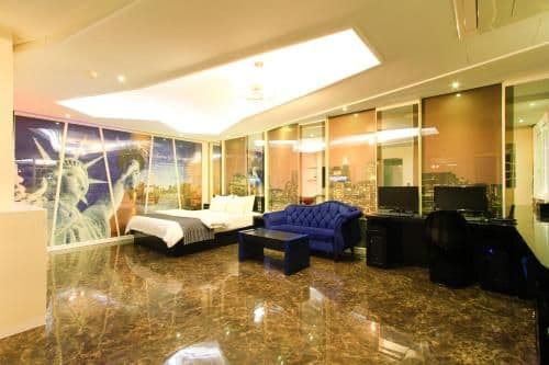 One-Bedroom Suite