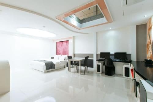 One-Bedroom Suite