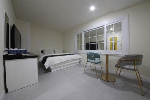 Standard Family Room
