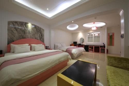 Standard Family Room