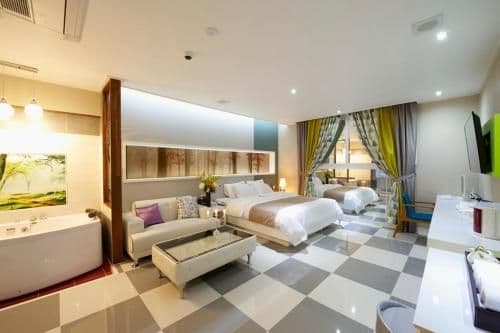 Deluxe King Room