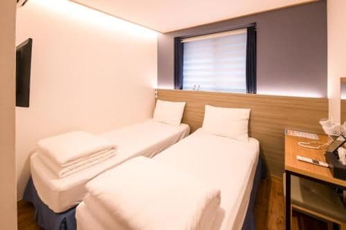 Standard Twin Room with Private Bathroom