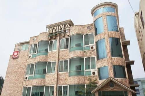 Billions Motel Billions Motel