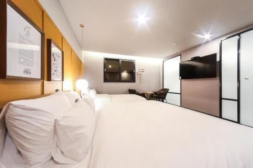 Family Twin Suite