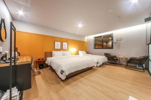 Family Twin Suite