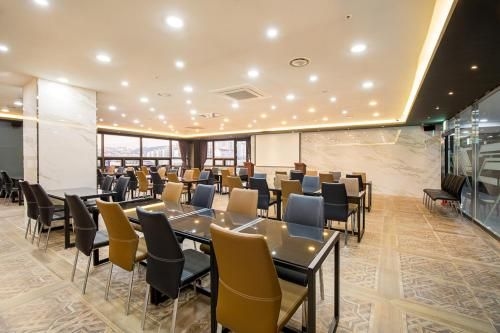 โรงแรมเดอะ เมย์ (Hotel the May)2