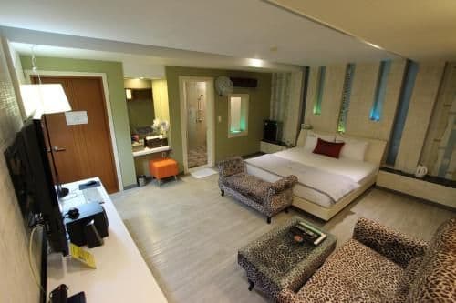 Superior King Room