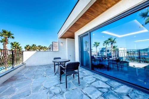 Deluxe Family Room