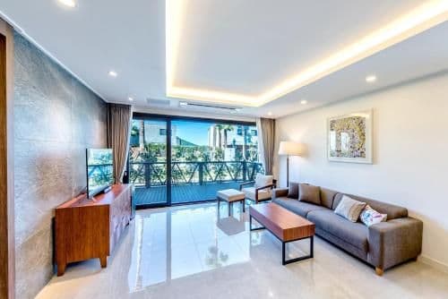 Deluxe Family Room