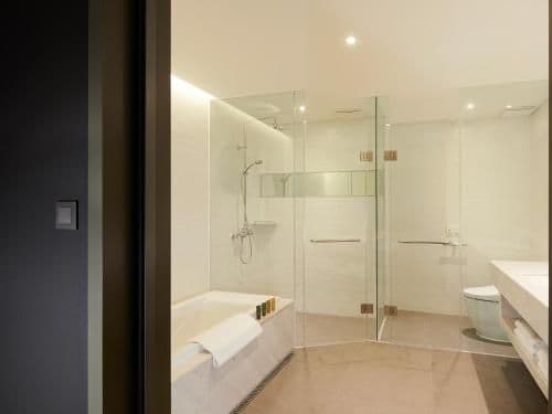 Glad House Suite