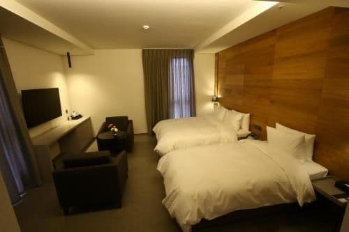 Deluxe Family Room