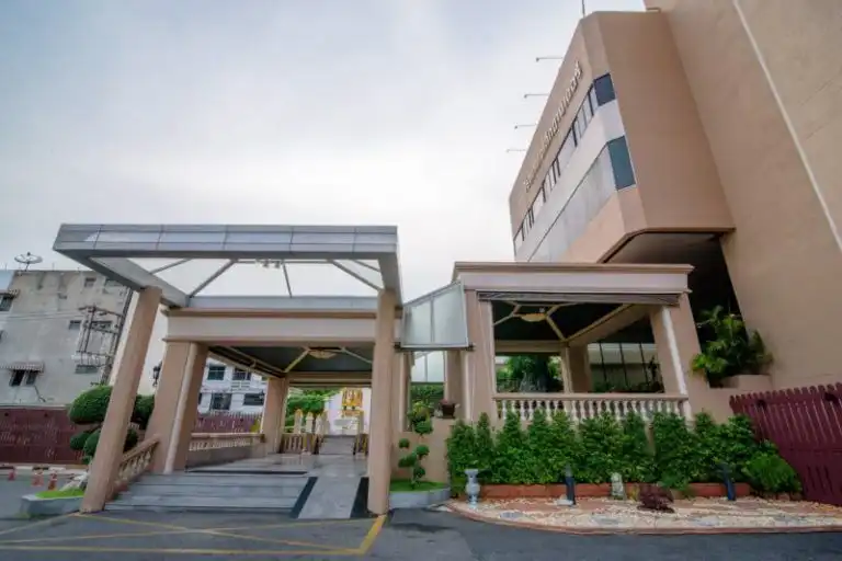 โรงแรมอเล็กซานเดอร์ โรงแรมอเล็กซานเดอร์
