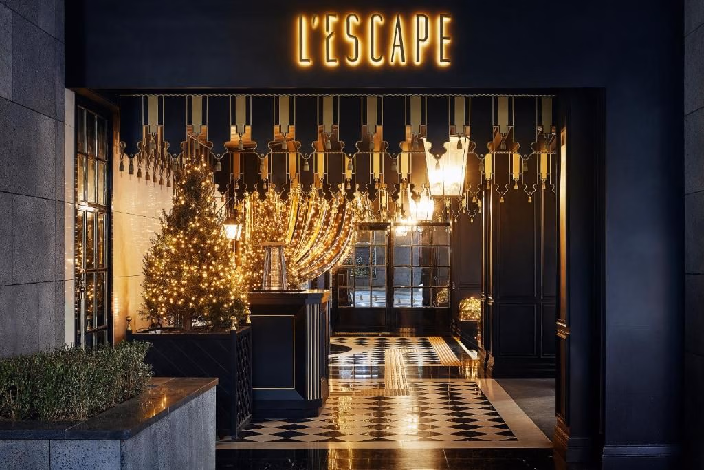 เลสเคพ โฮเทล (L'Escape Hotel)1
