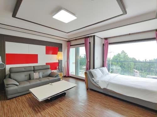 Deluxe Suite with Sea View