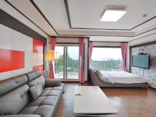 Deluxe Suite with Sea View