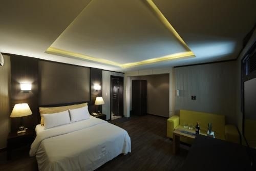 Hotel Noblesse, Yeoksam1