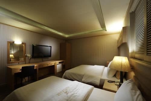 Deluxe Twin Room