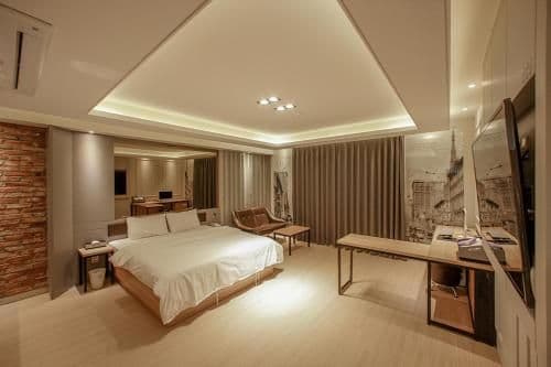 Standard Double Room with City View