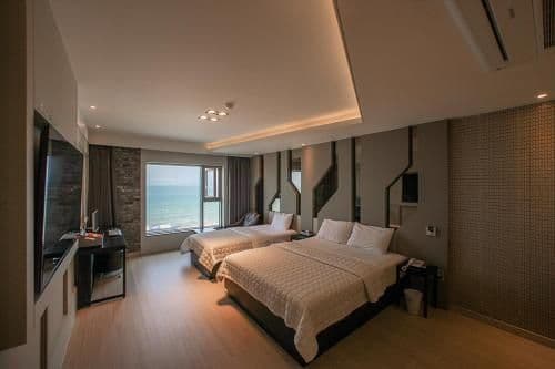 Deluxe Twin Room with Sea View