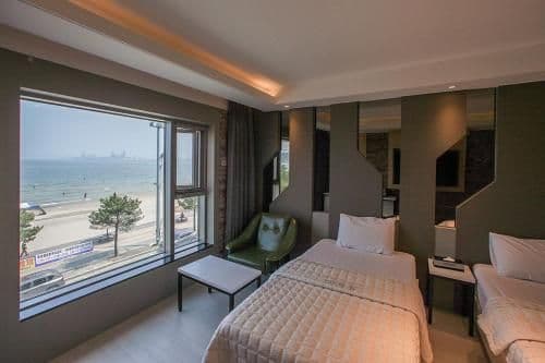 Deluxe Twin Room with Sea View