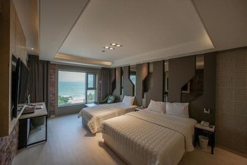 Deluxe Twin Room with Sea View