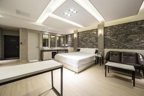 Standard Double Room with City View