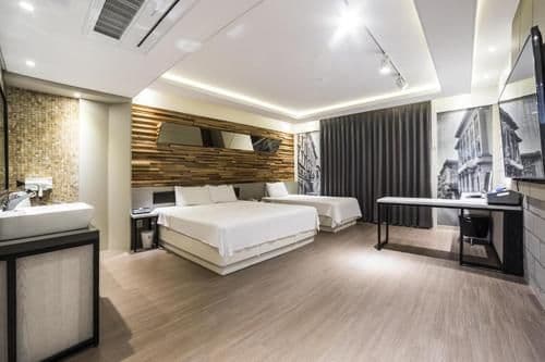 Twin Room with City View
