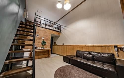 Deluxe Family Room