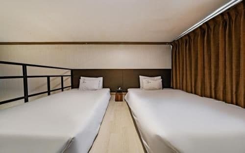 Standard Twin Room