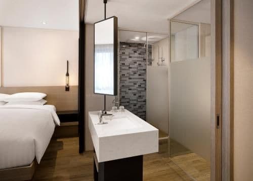 Premier King High Floor, Guest room, 1 King, City view