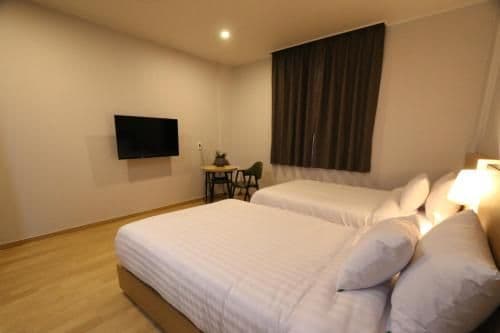 Standard Twin Room