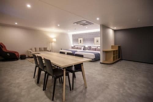 One-Bedroom Suite