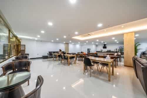 โรงแรมเมย์วัน โรงแรมเมย์วัน
