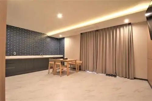 โรงแรมพรีมา พูซาน โรงแรมพรีมา พูซาน