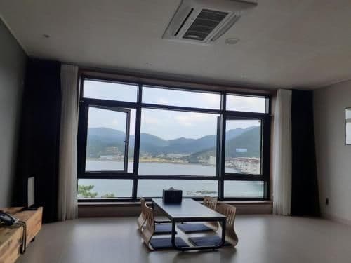 Family Room with Sea View