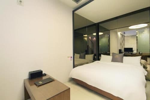 Queen Suite