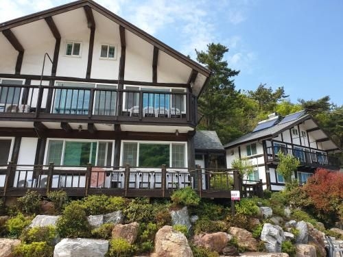 Tongyeong Yehyang Pension (Yehyang Pension)0