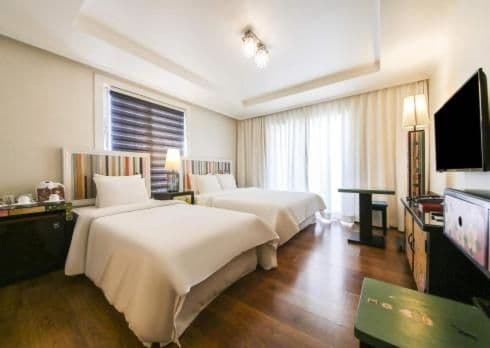 Standard Twin Room with Sea View
