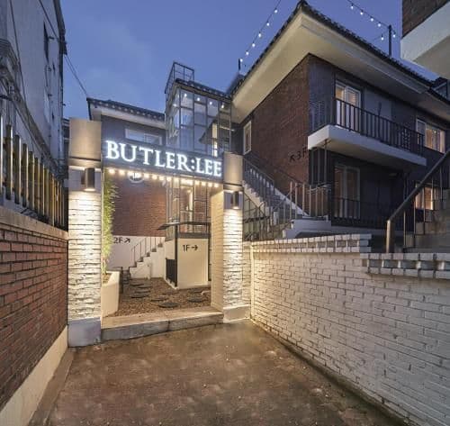 BUTLER:LEE PAULBAEK BUTLER:LEE PAULBAEK